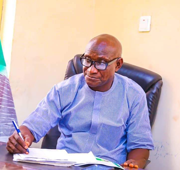 Senator Alli celebrates APC State Secretary, Olanite on birthday